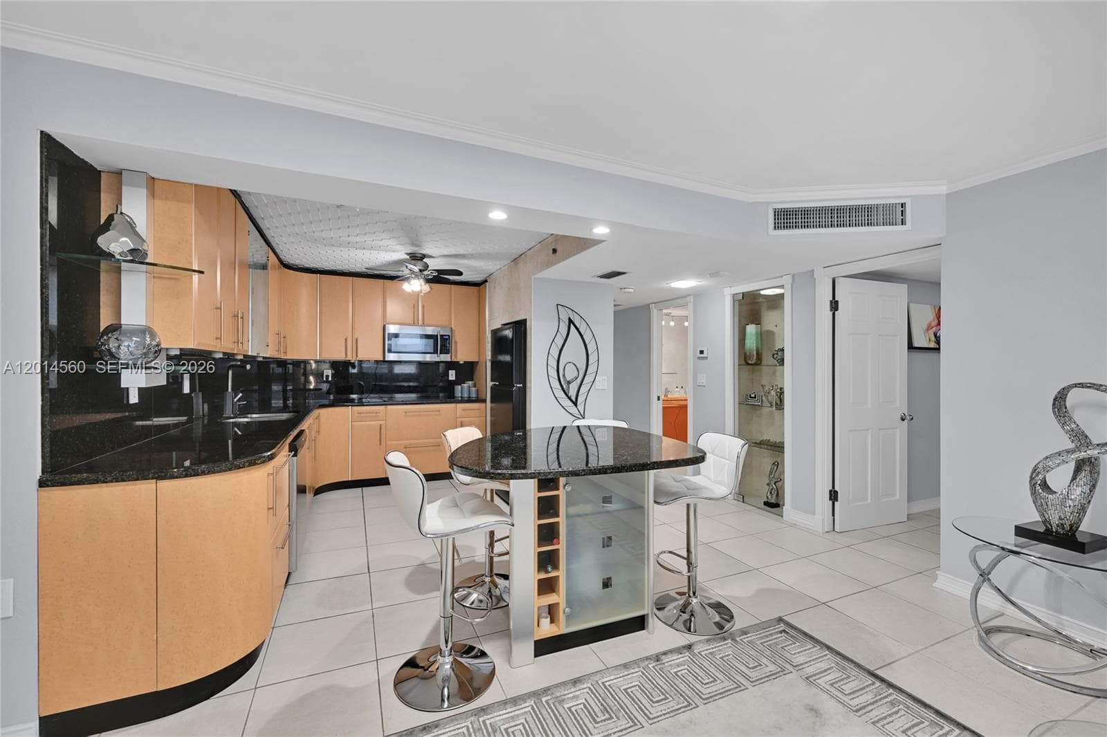 6039 Collins Ave 621 photo 19