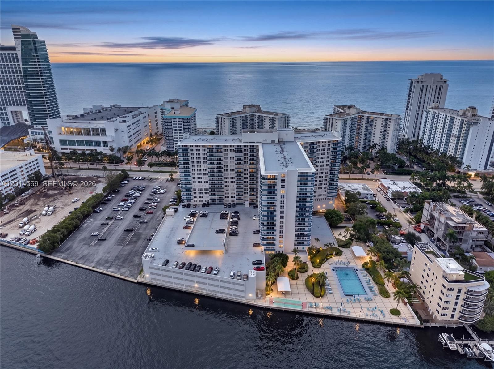 3800 S Ocean Dr 1112A photo 2