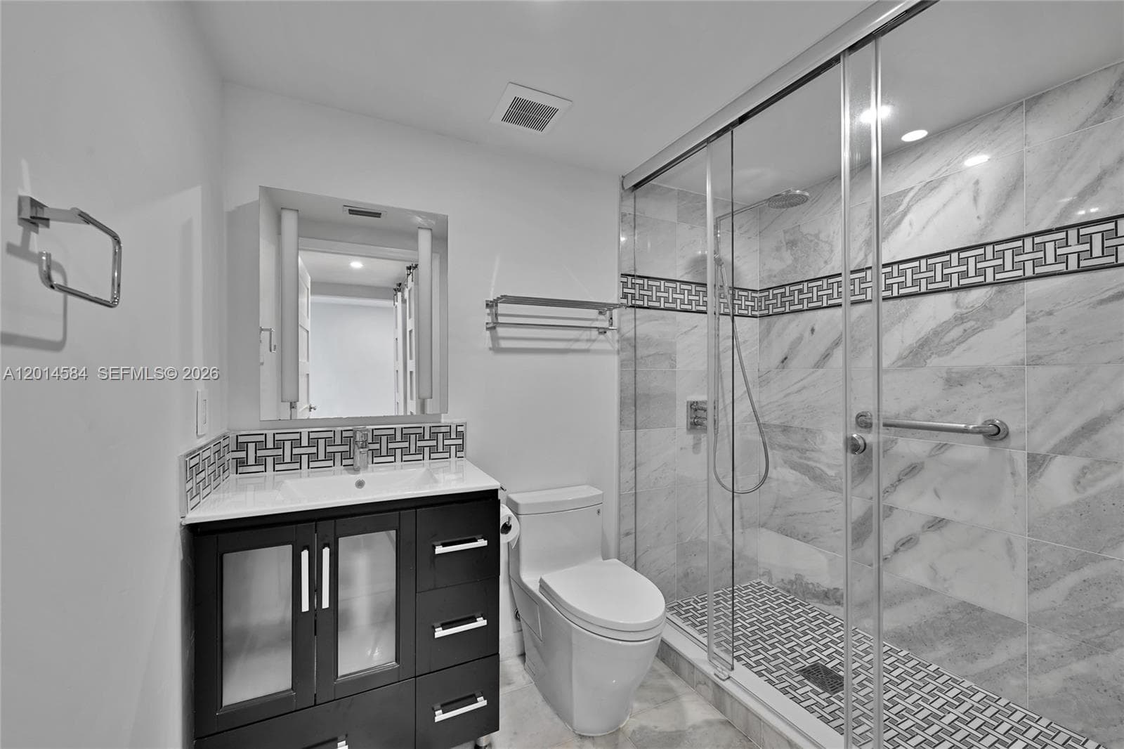 310 Poinciana Dr 802 photo 10