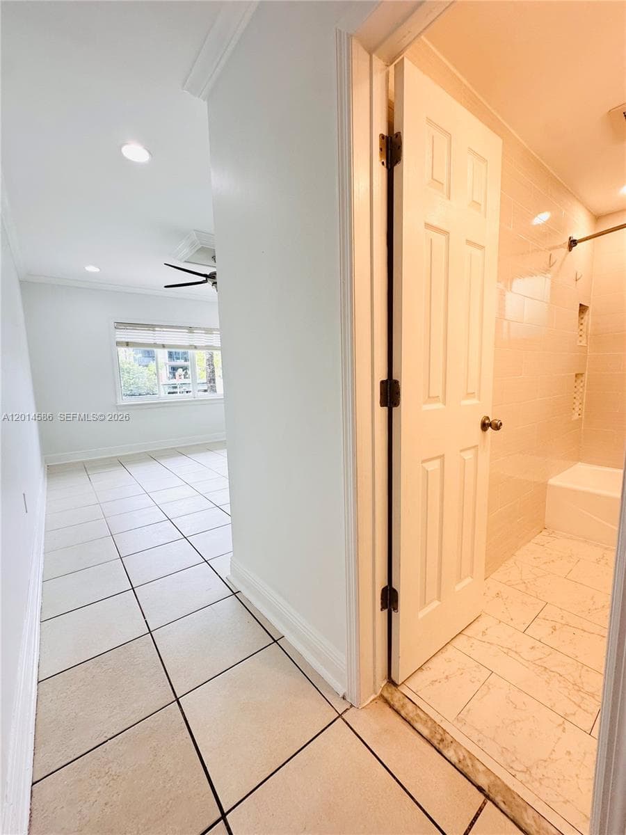 2033 Calais Dr 5 photo 17