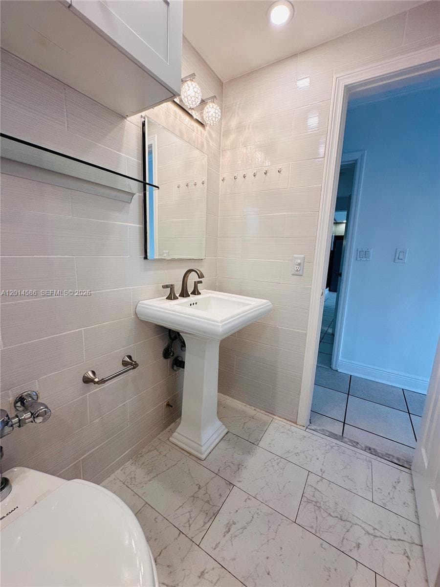 2033 Calais Dr 5 photo 16