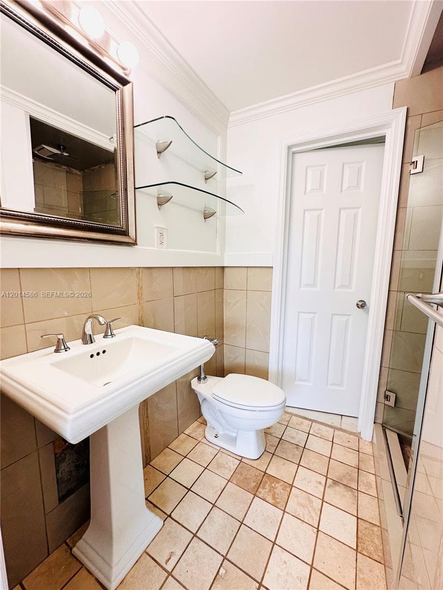 2033 Calais Dr 5 photo 20