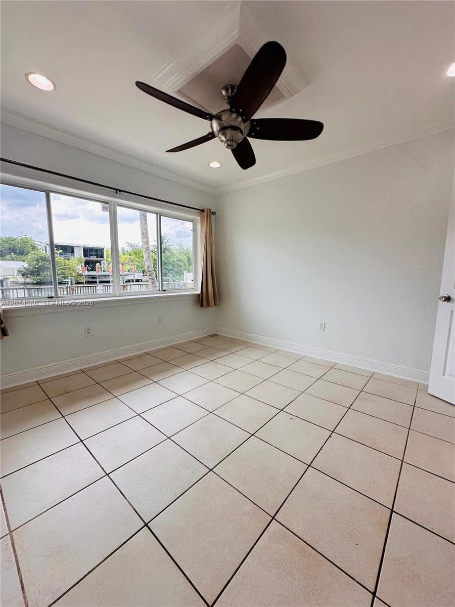 2033 Calais Dr 5 photo 11