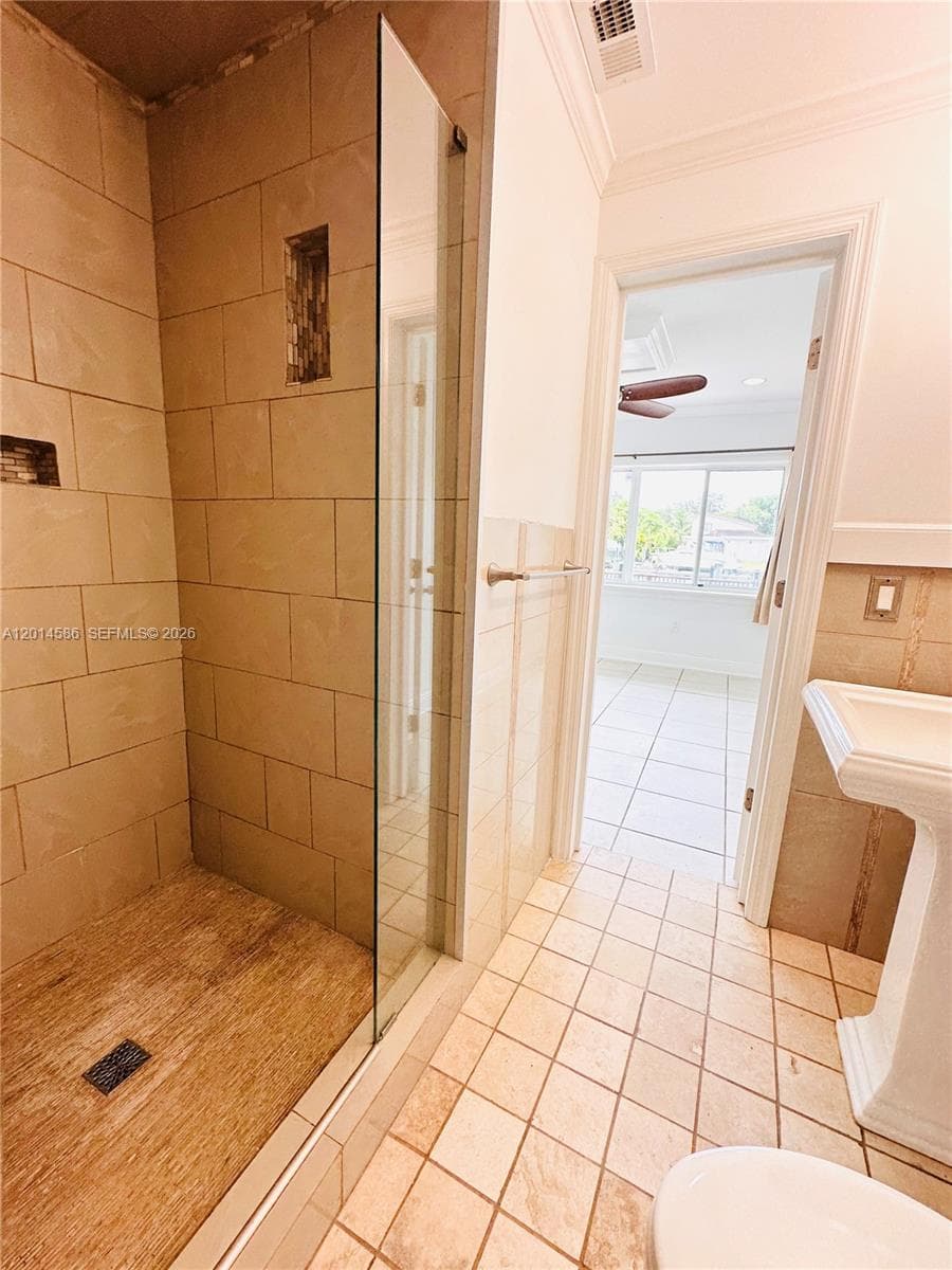2033 Calais Dr 5 photo 19