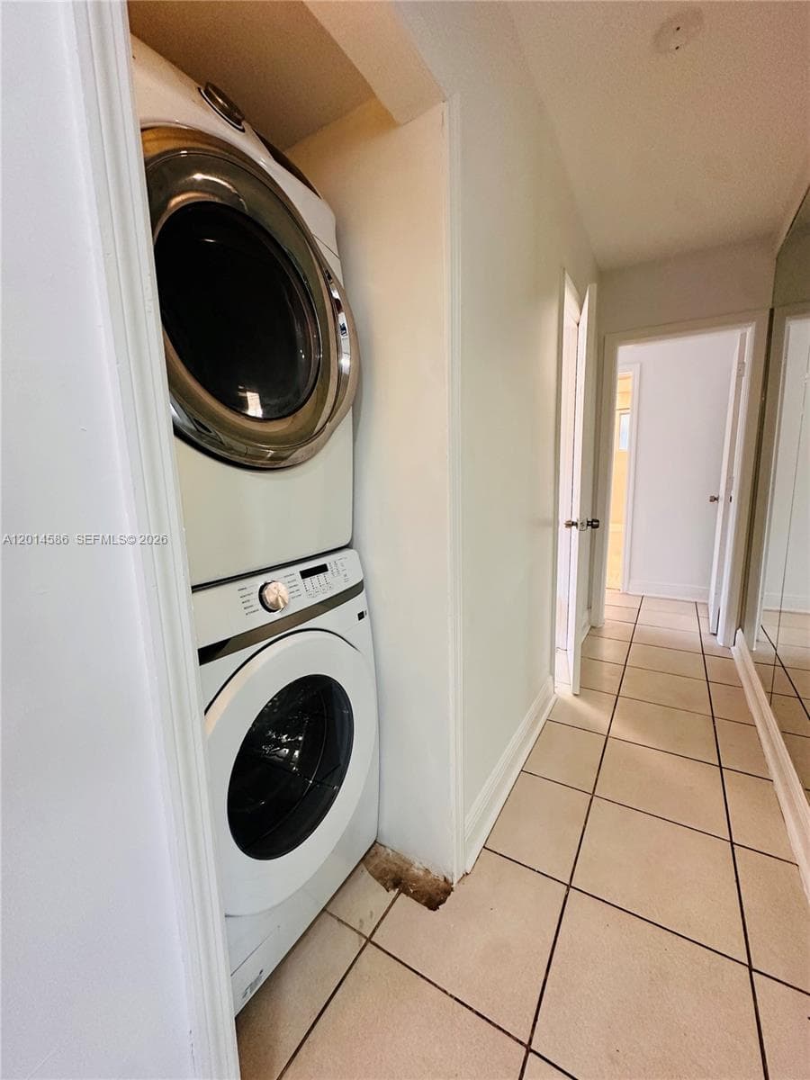 2033 Calais Dr 5 photo 21