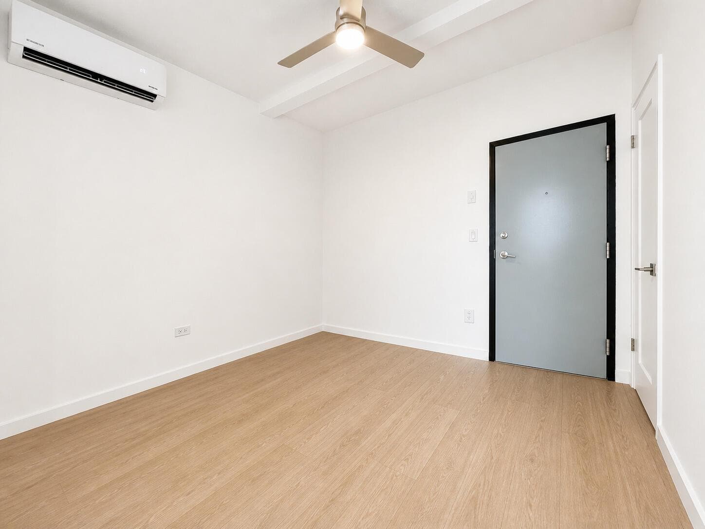 901 Collins Avenue 209 photo 2