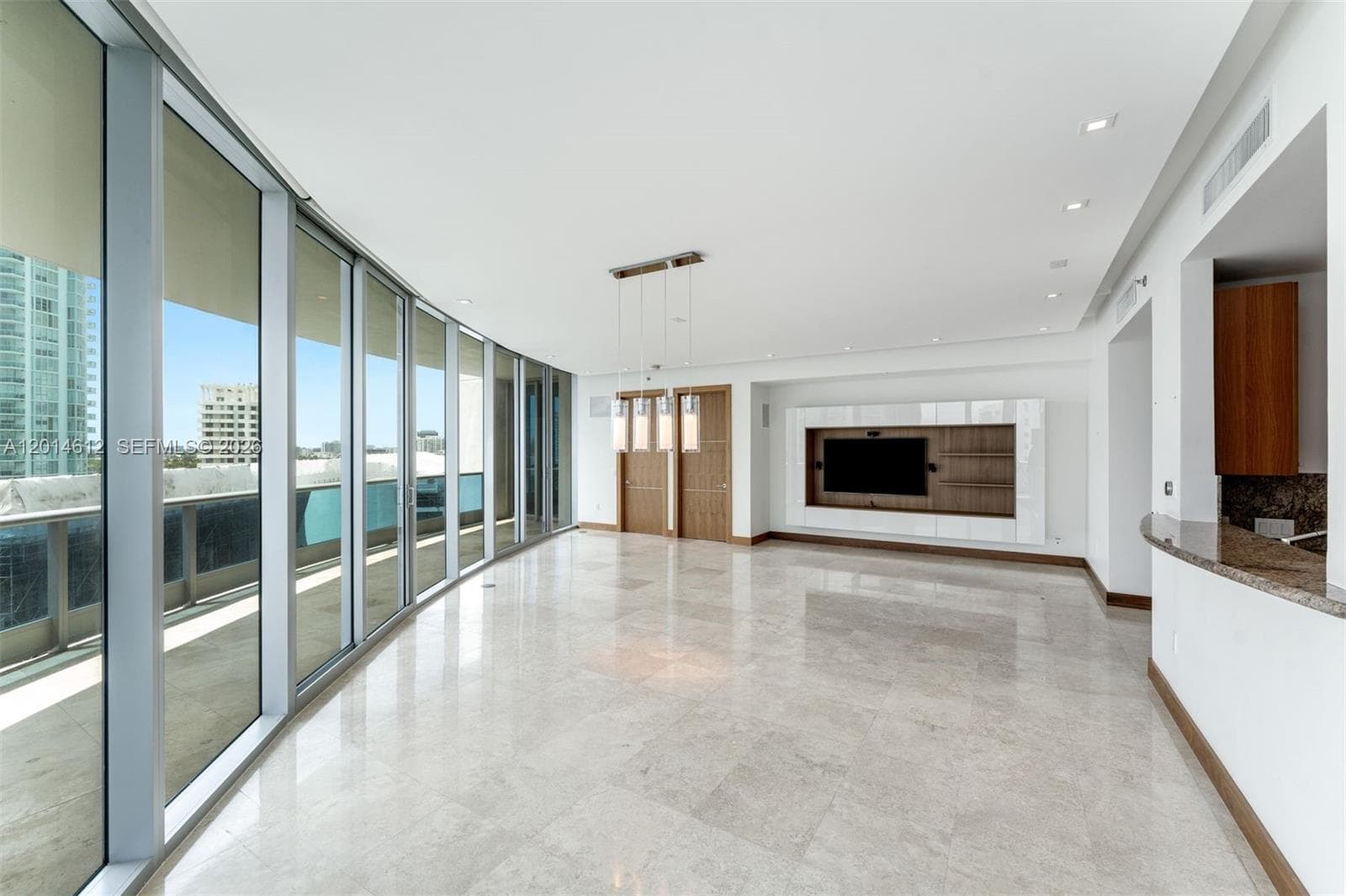 5959 Collins Ave 1001 photo 2