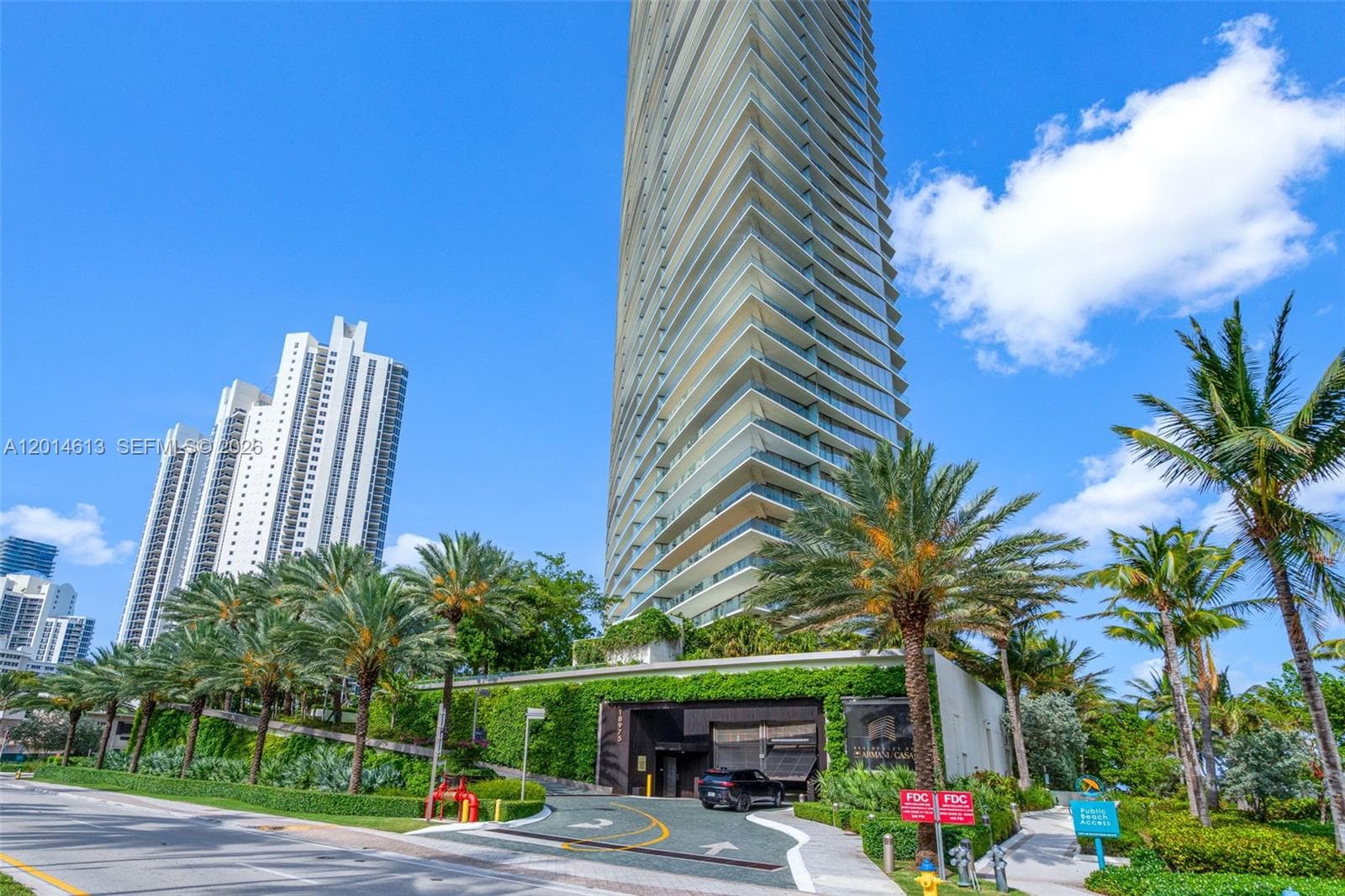 18975 Collins Ave 3605 photo 2