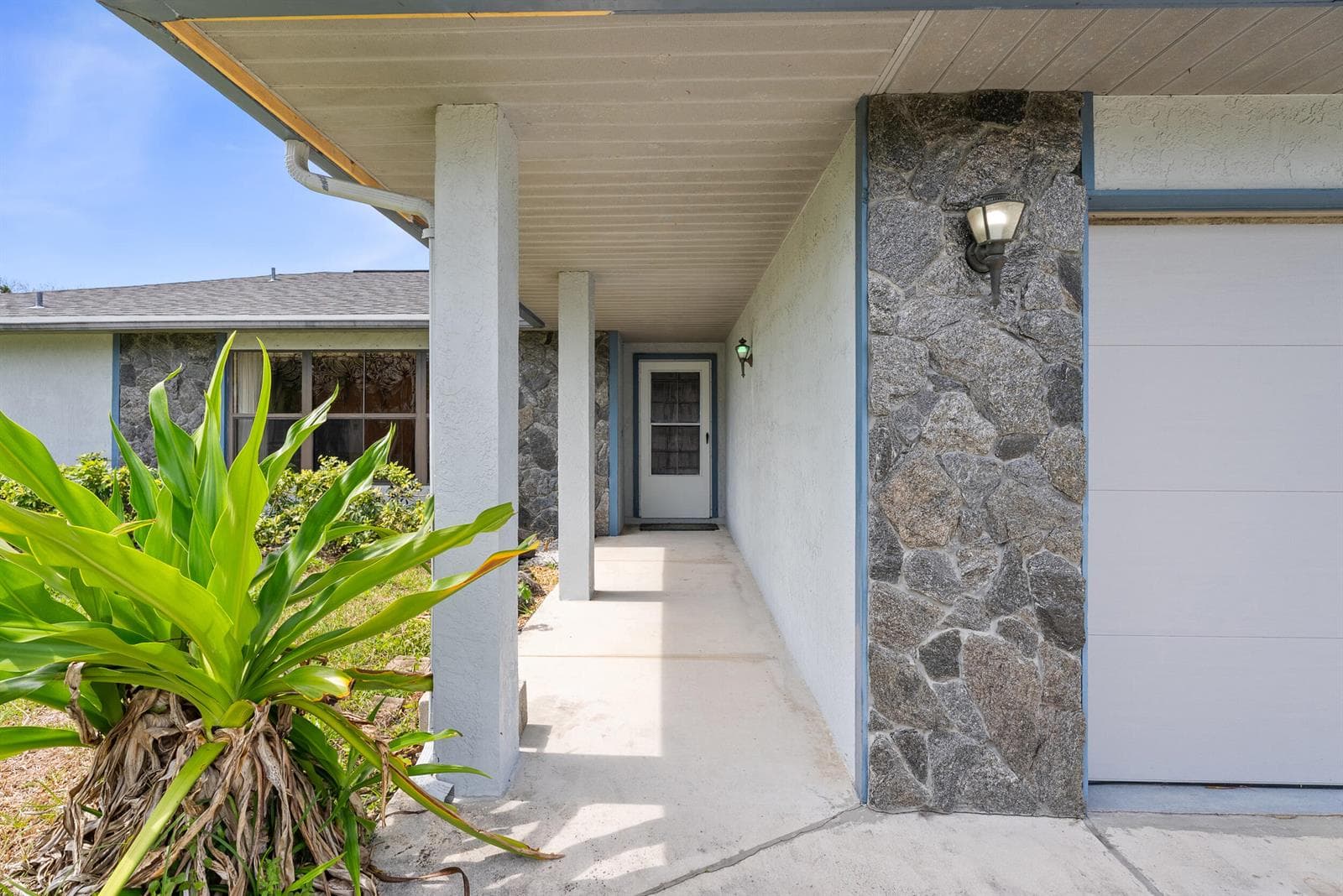 1078 SW Sultan Drive photo 6