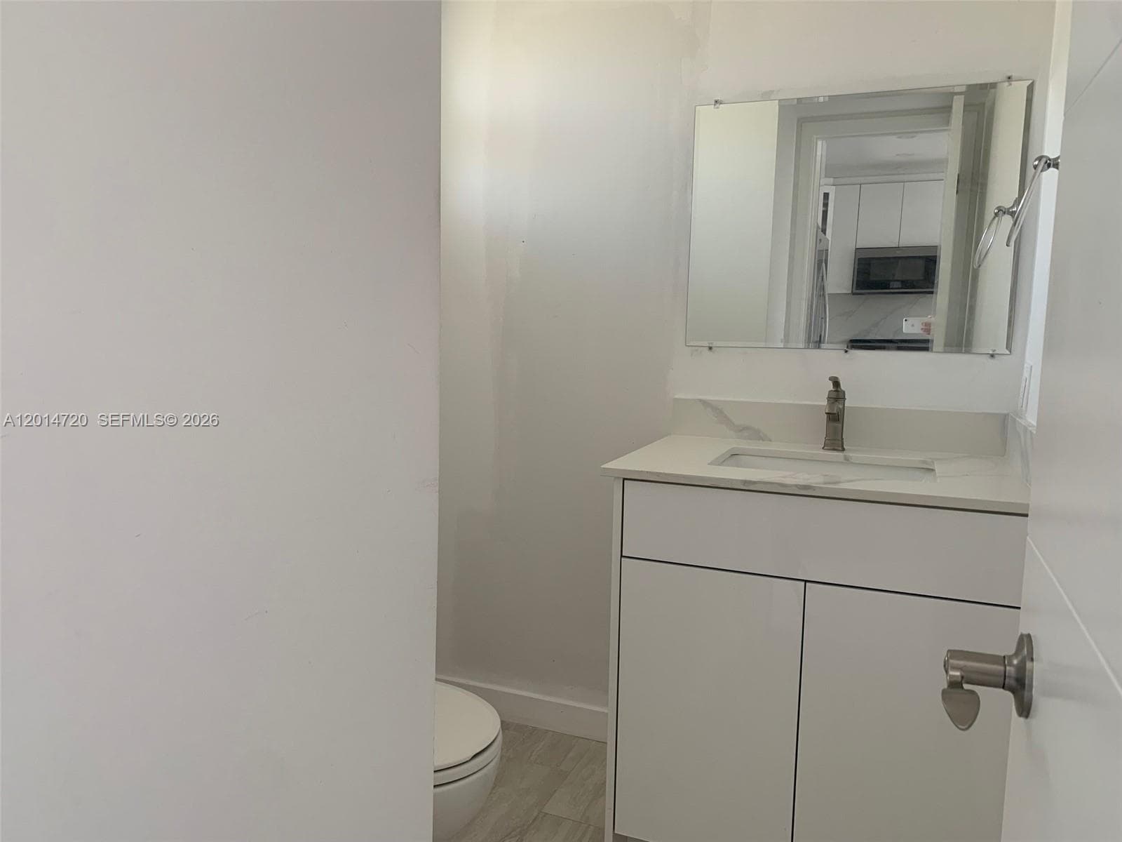 3770 171 St 203 photo 6
