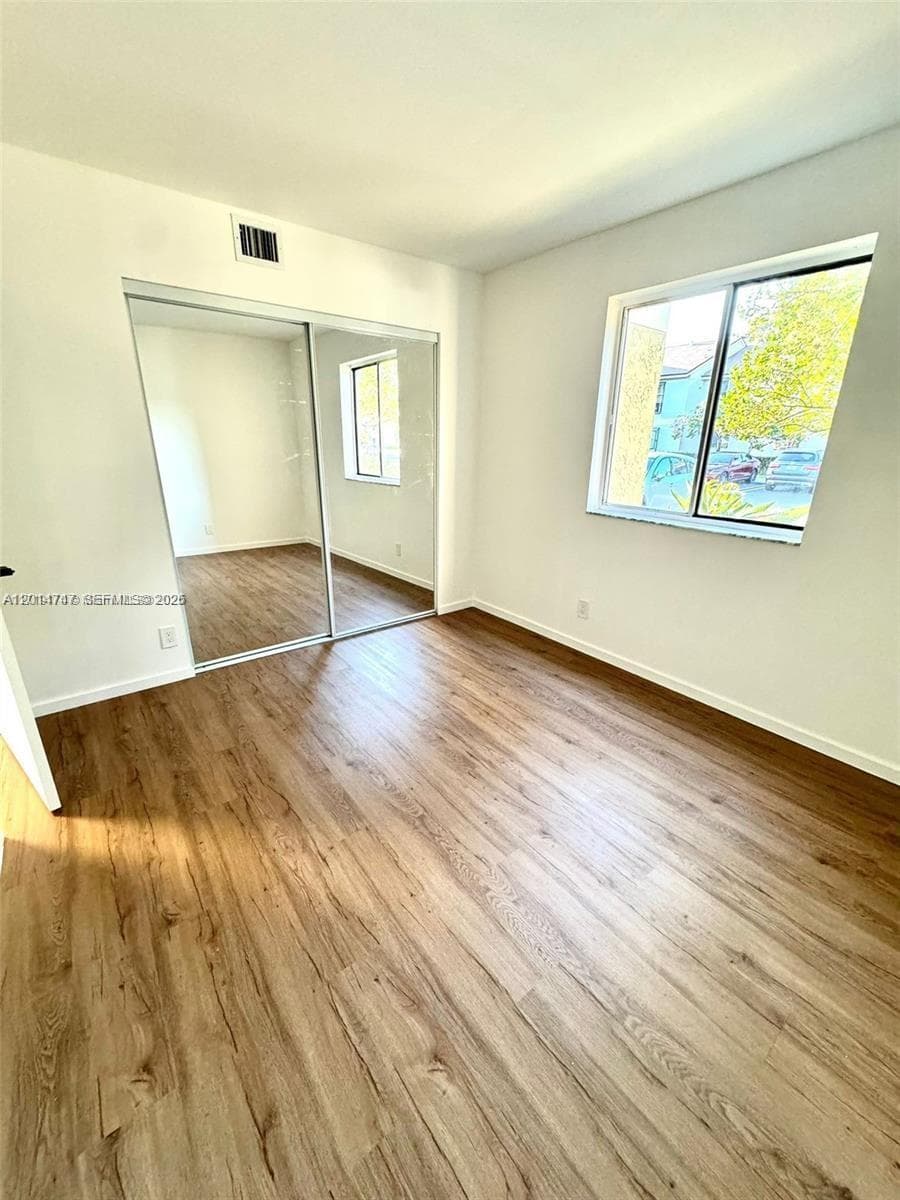 715 Gardens Dr 103 photo 11