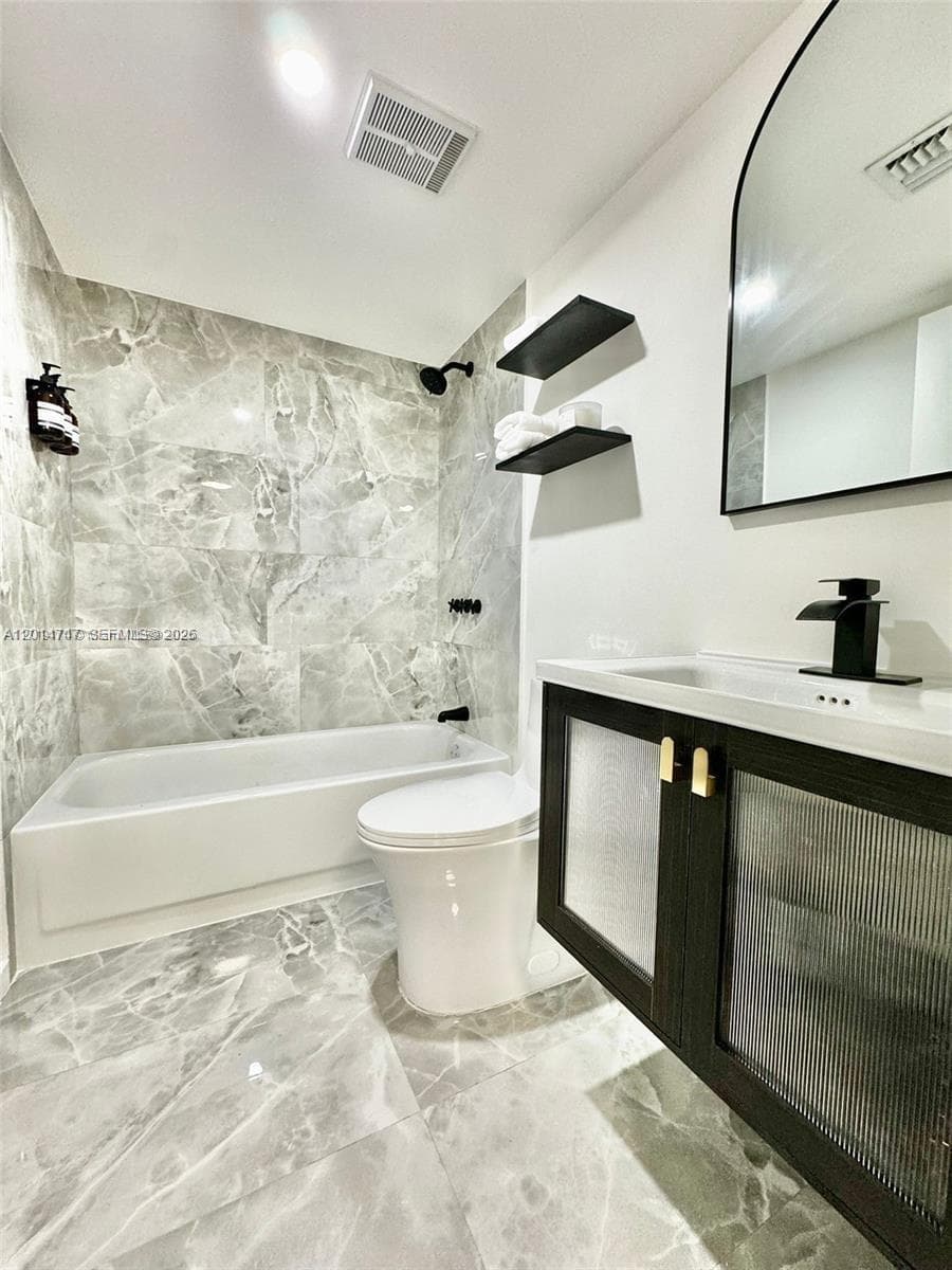 715 Gardens Dr 103 photo 8