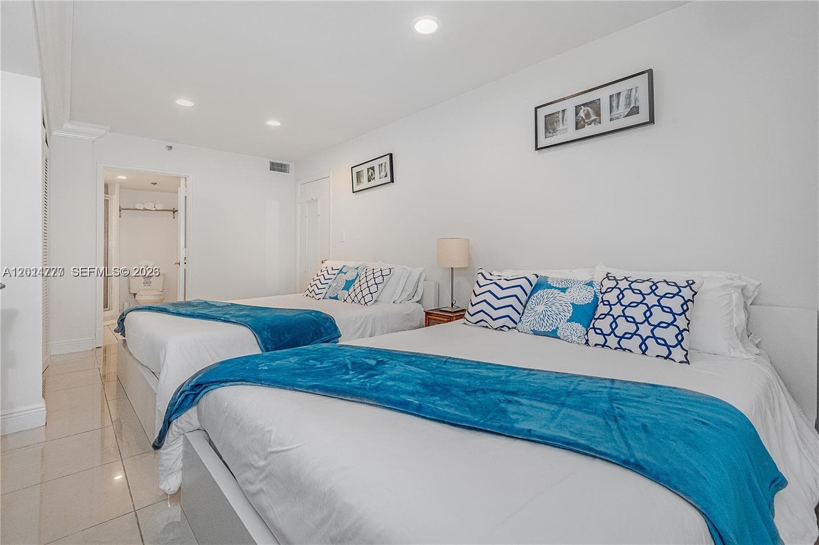 5225 Collins Ave 407 photo 1