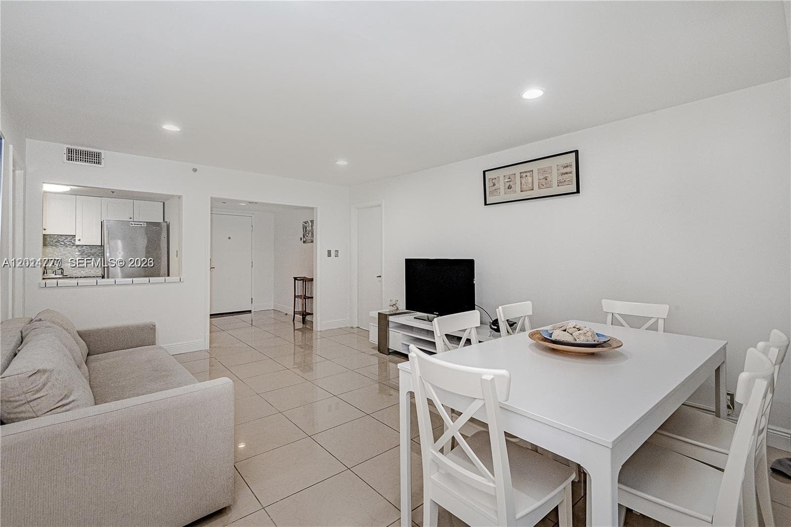 5225 Collins Ave 407 photo 10