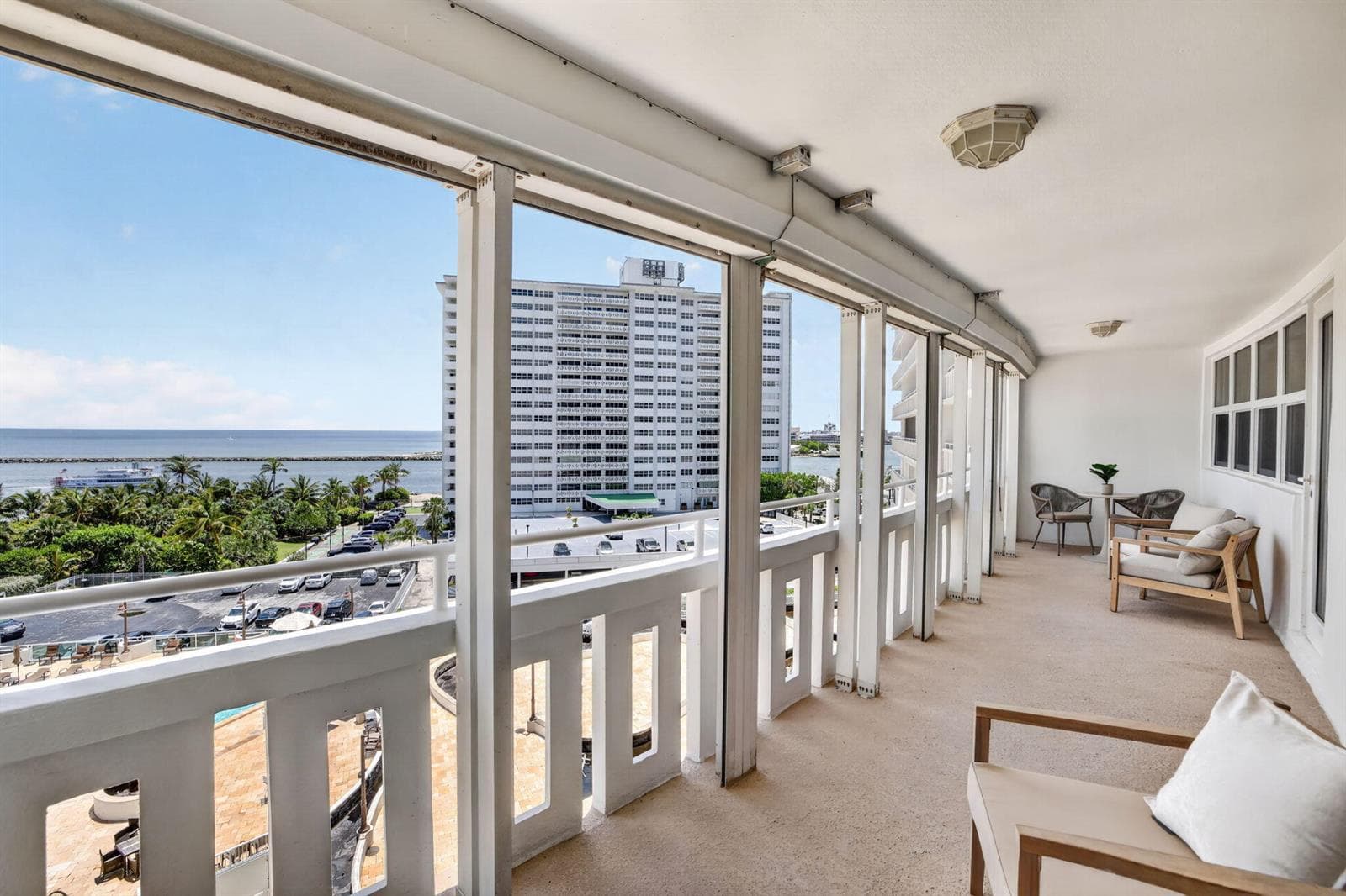 2000 S Ocean Drive 706 photo 17