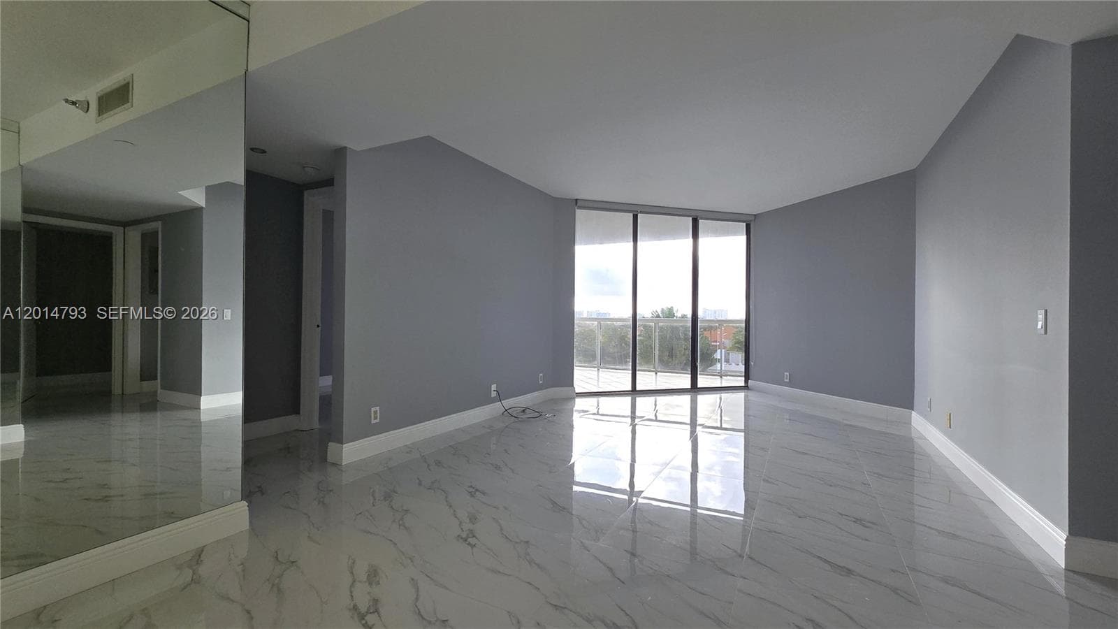 3610 Yacht Club Dr 615 photo 1