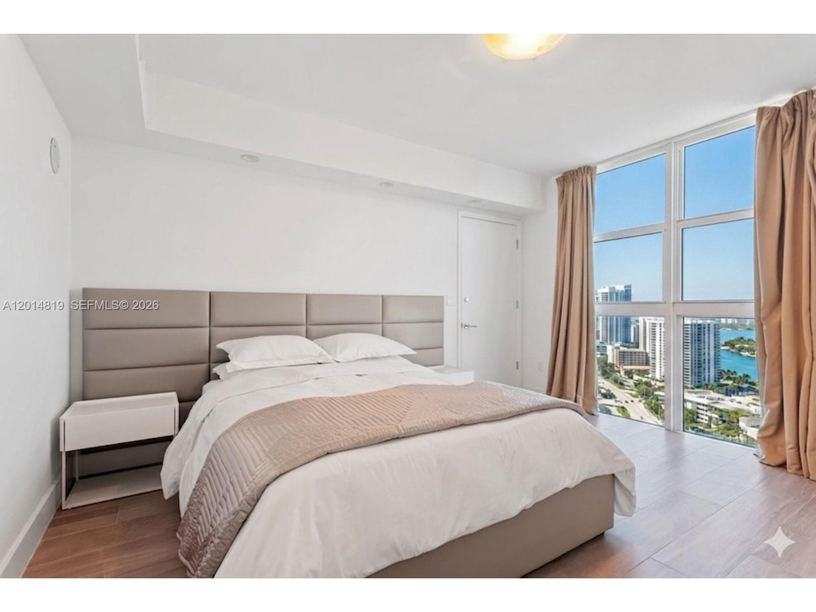 19111 Collins Ave 1701 photo 9
