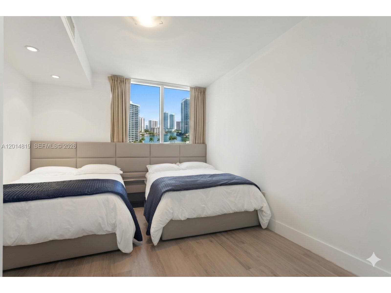 19111 Collins Ave 1701 photo 10
