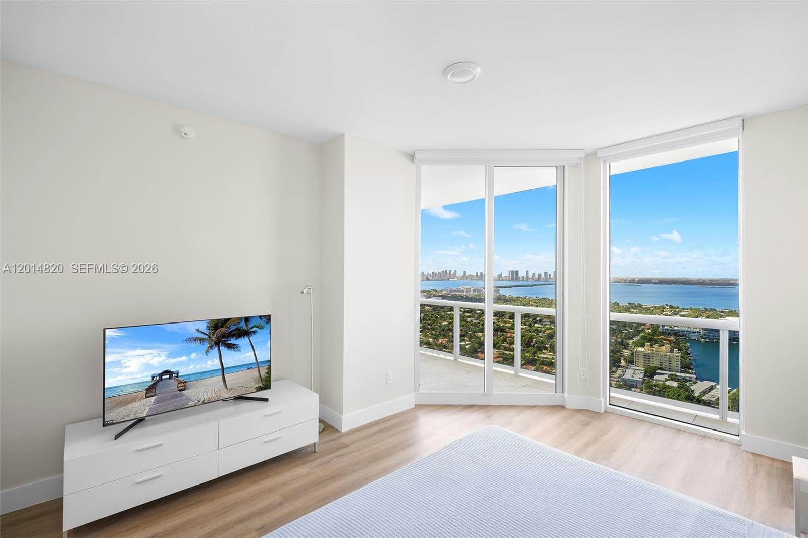 4775 Collins Ave PH4306 photo 13