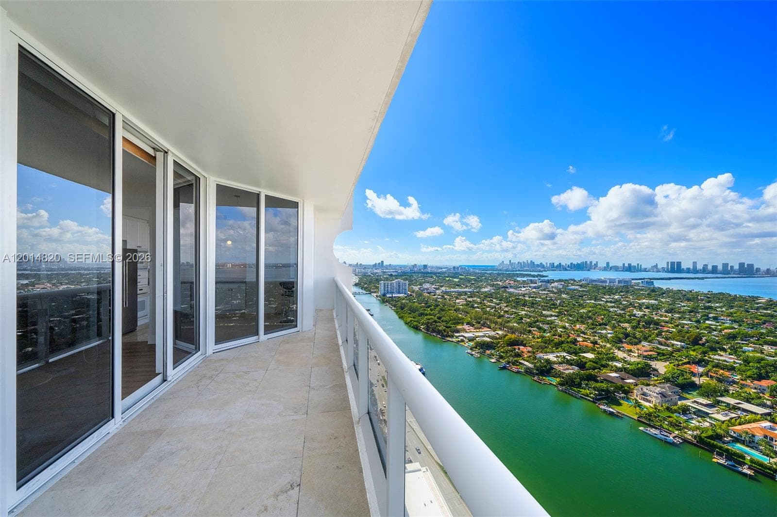 4775 Collins Ave PH4306 photo 17