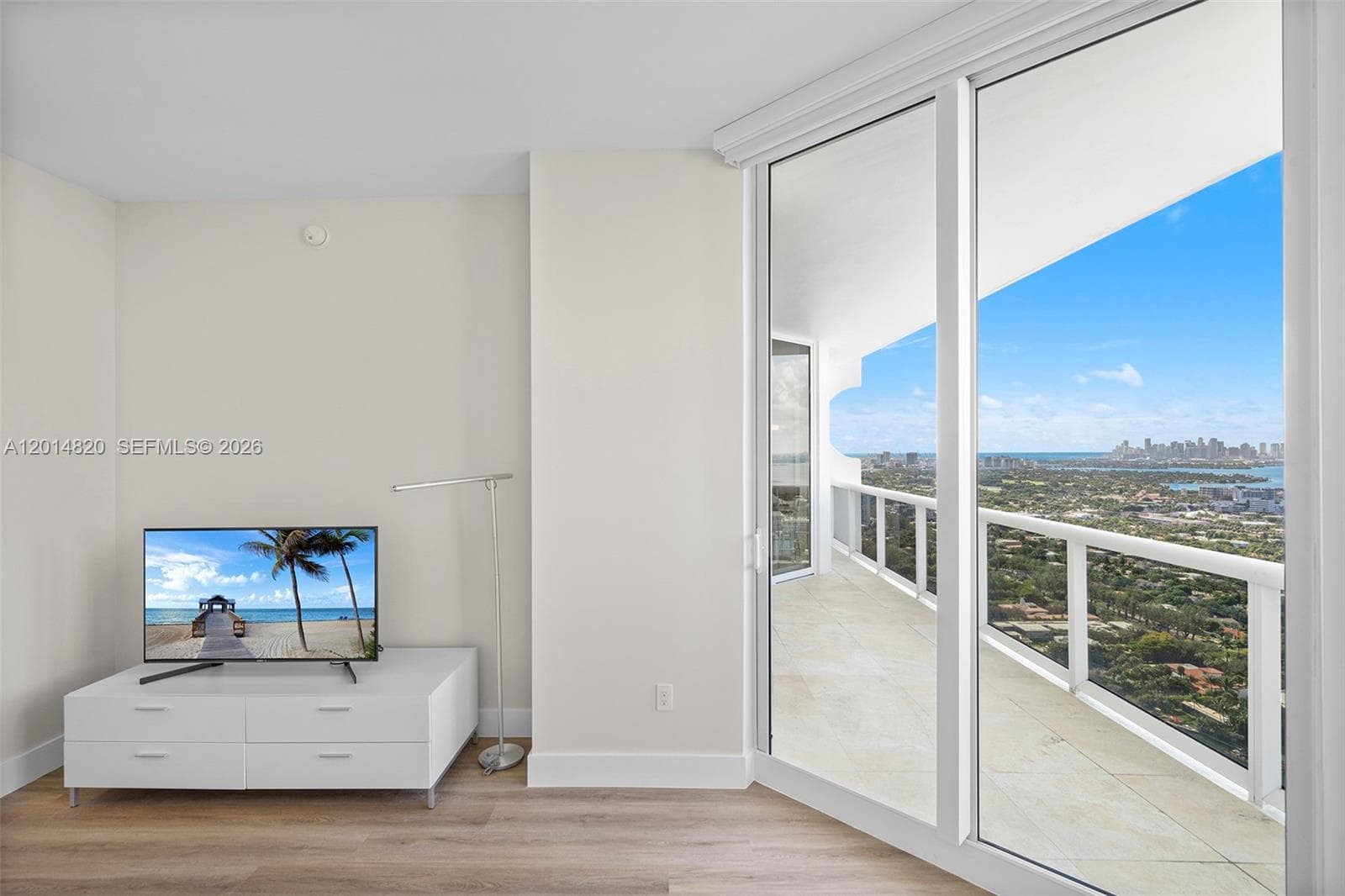 4775 Collins Ave PH4306 photo 12