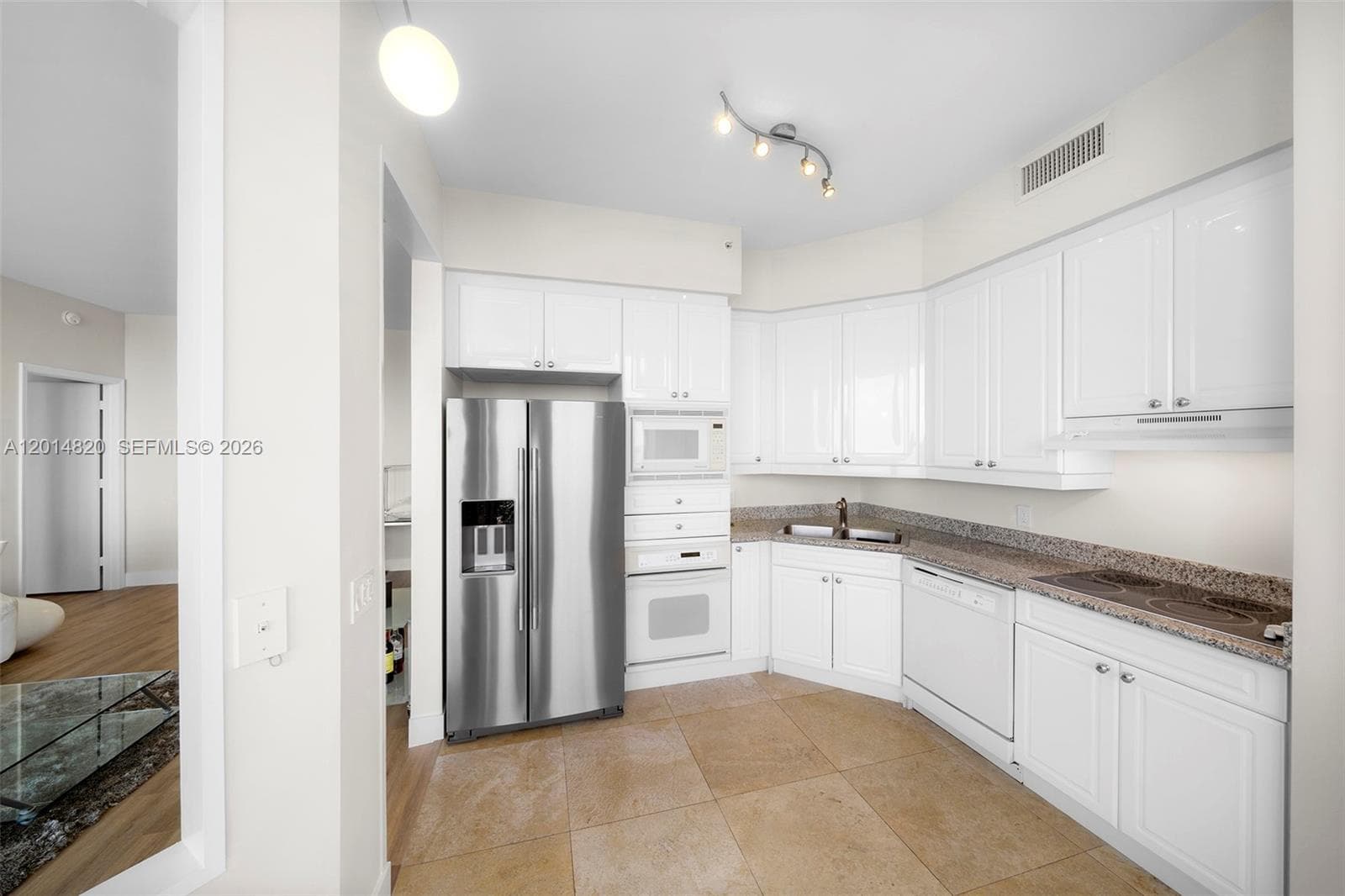 4775 Collins Ave PH4306 photo 8