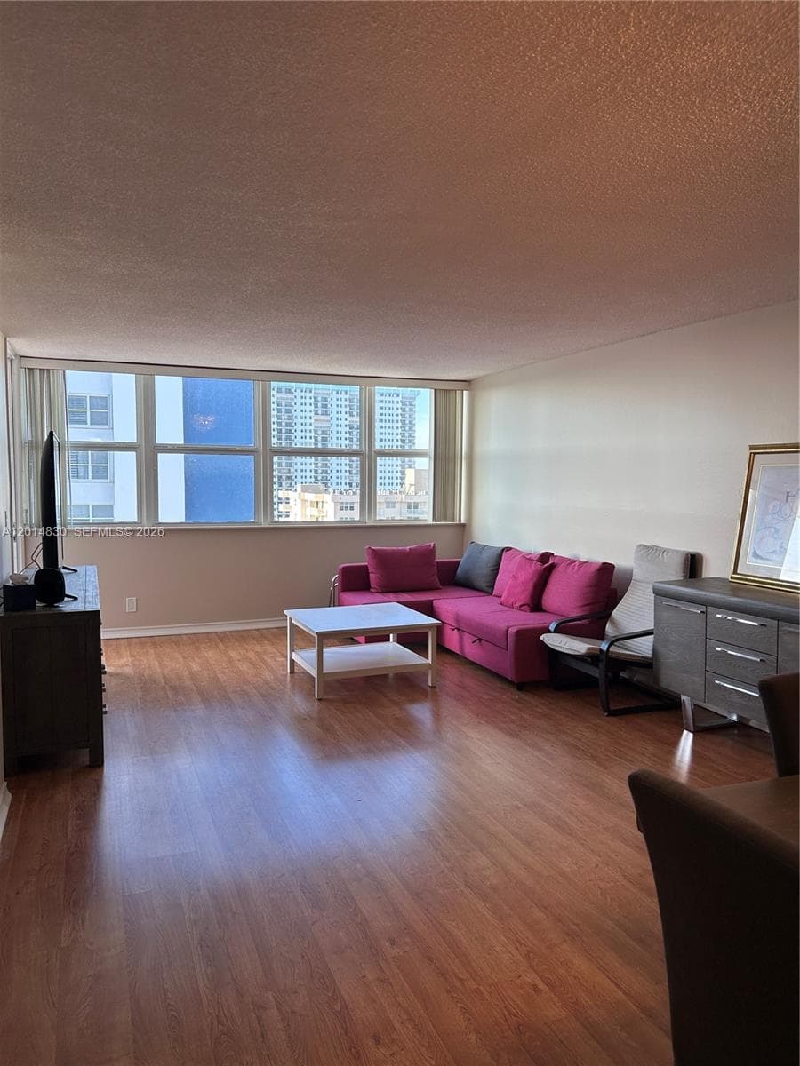 1410 Ocean Dr 1203 photo 6