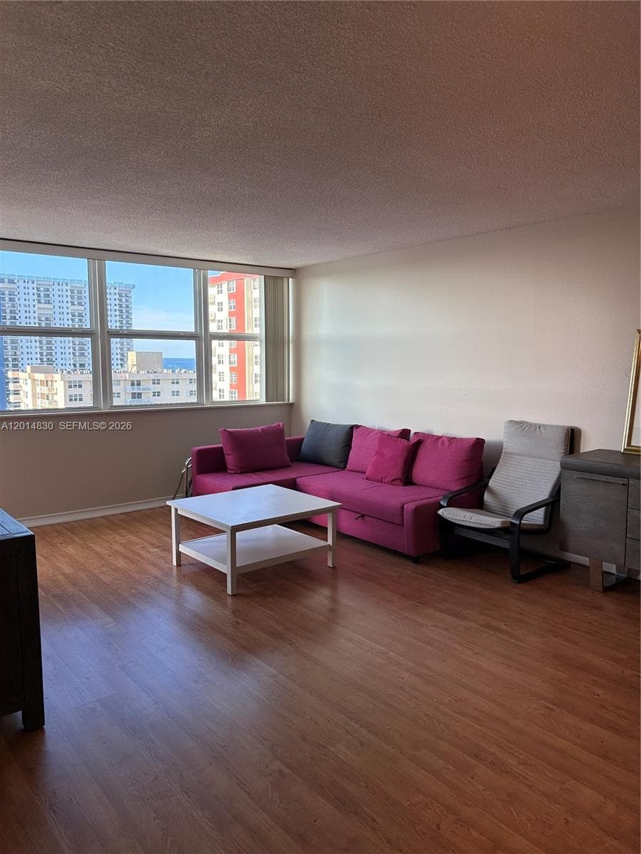 1410 Ocean Dr 1203 photo 5