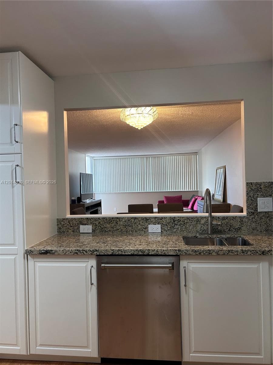 1410 Ocean Dr 1203 photo 10