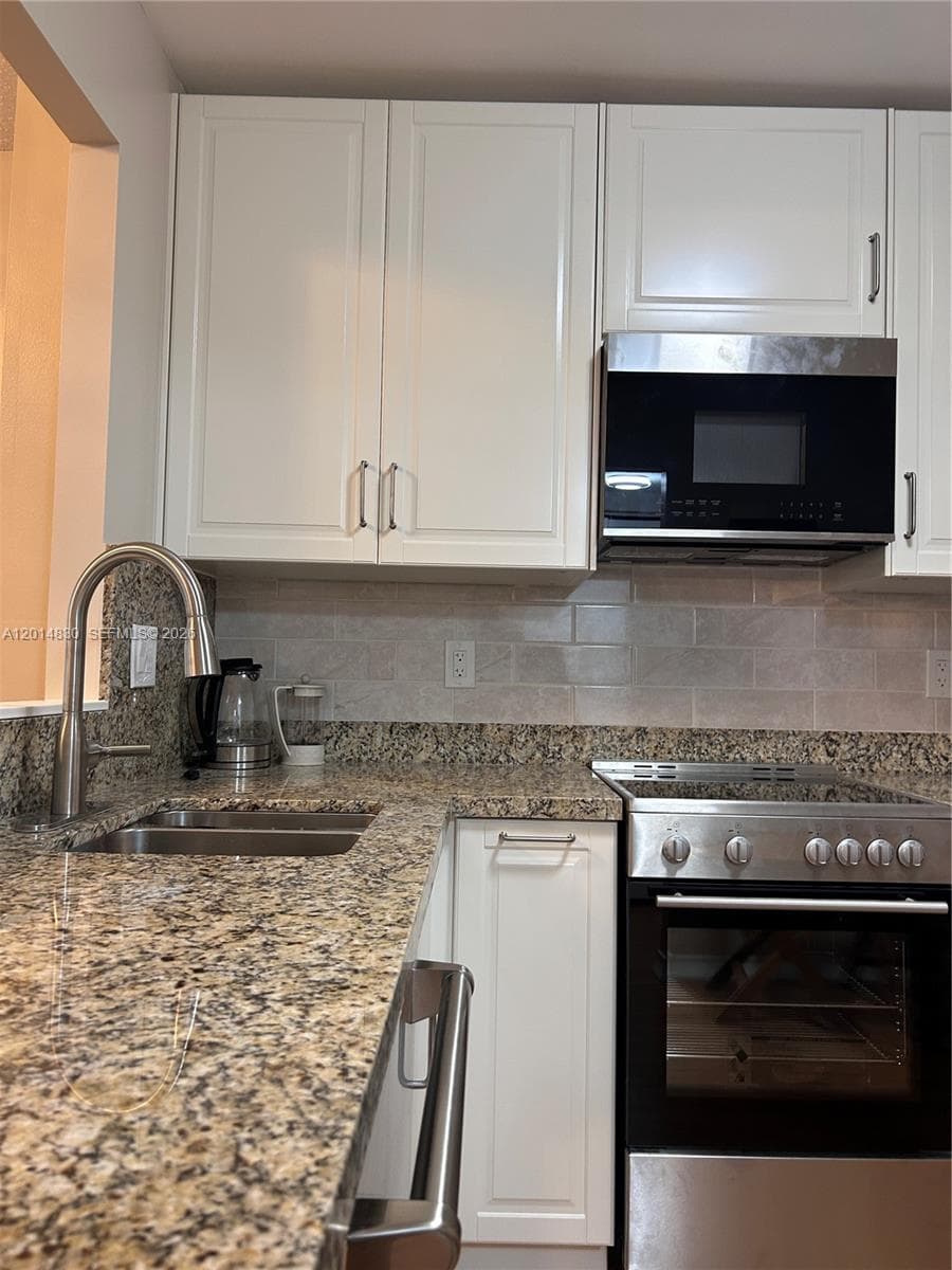 1410 Ocean Dr 1203 photo 4