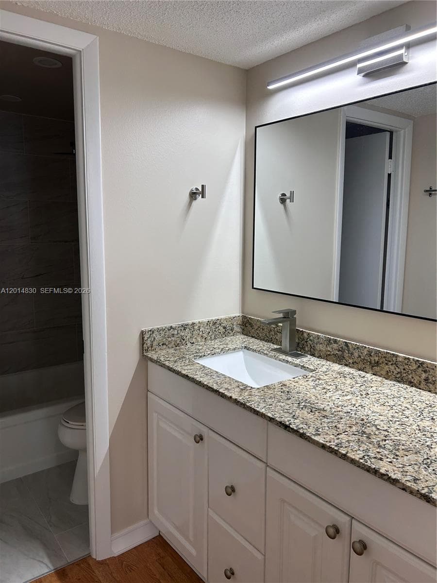 1410 Ocean Dr 1203 photo 8