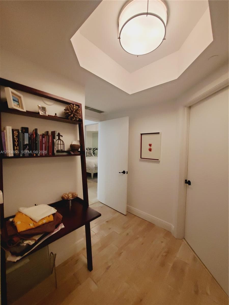 2000 Island Blvd 2703 photo 18