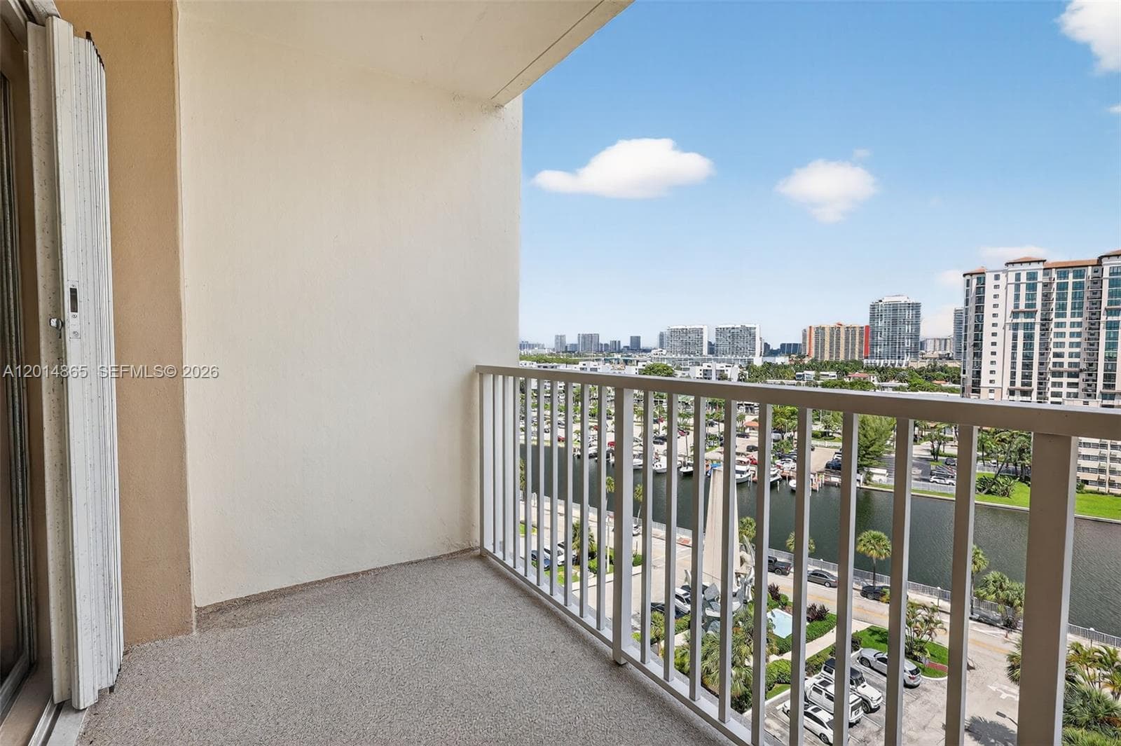 300 Bayview Dr 1009 photo 17