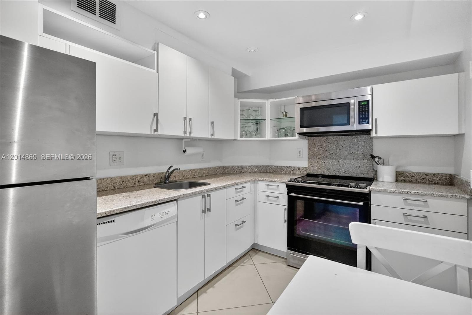 300 Bayview Dr 1009 photo 7