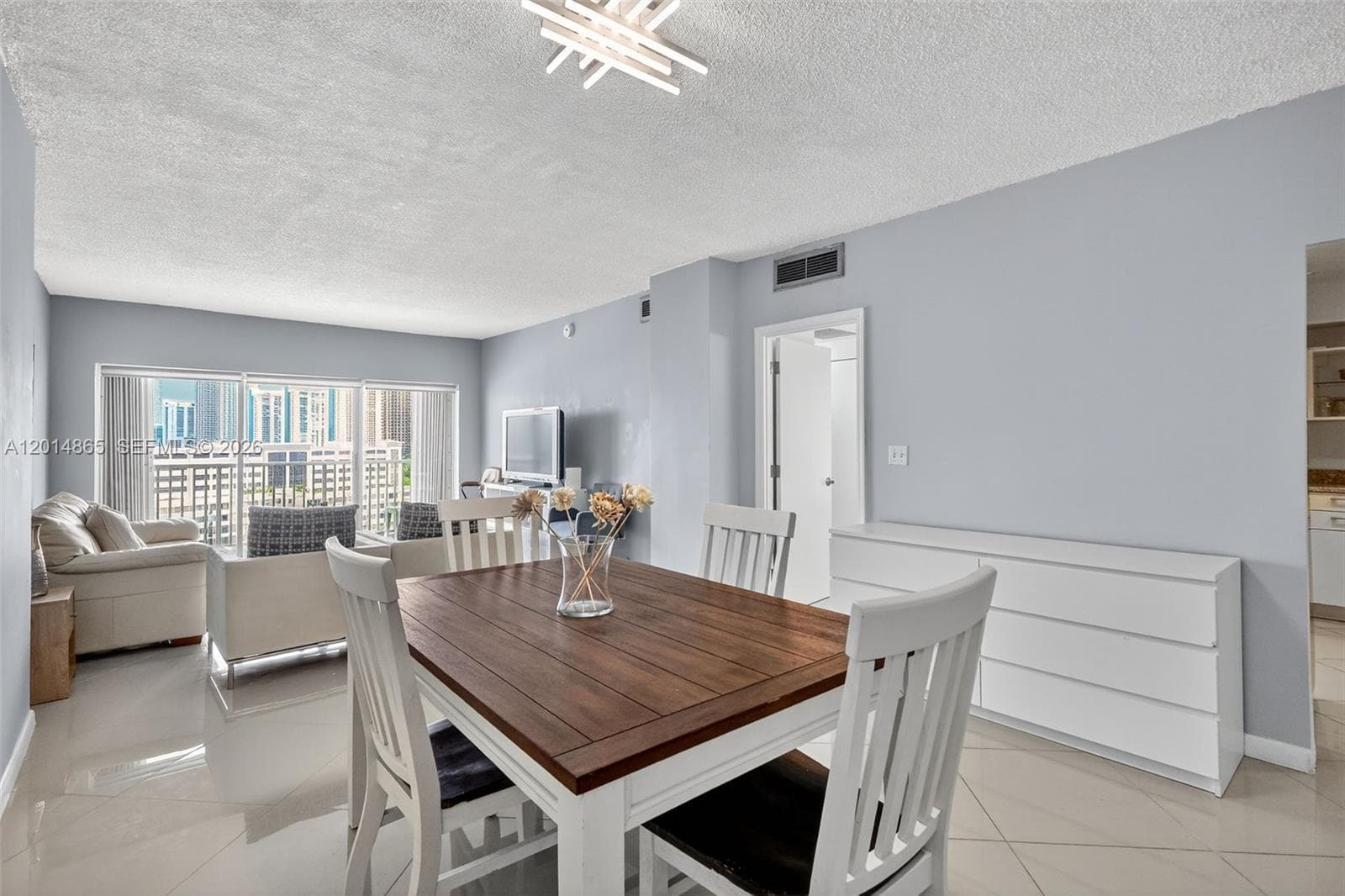 300 Bayview Dr 1009 photo 3