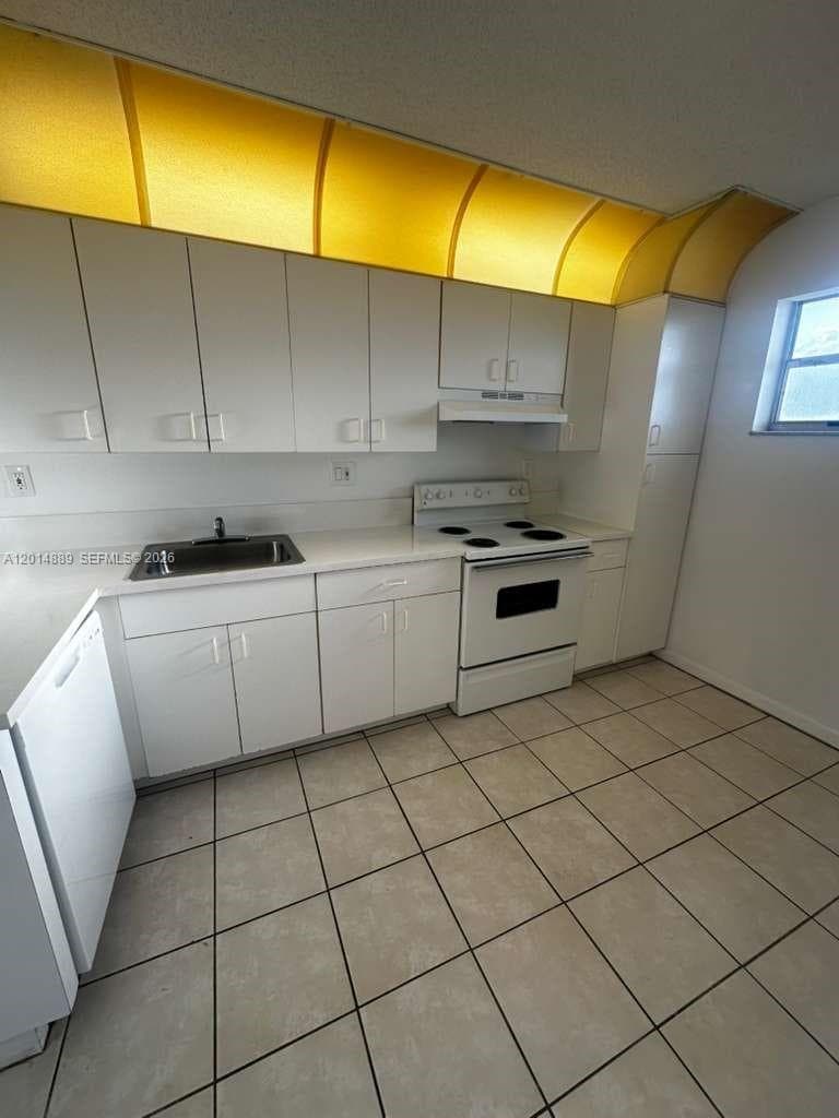 2903 163rd St 506 photo 2