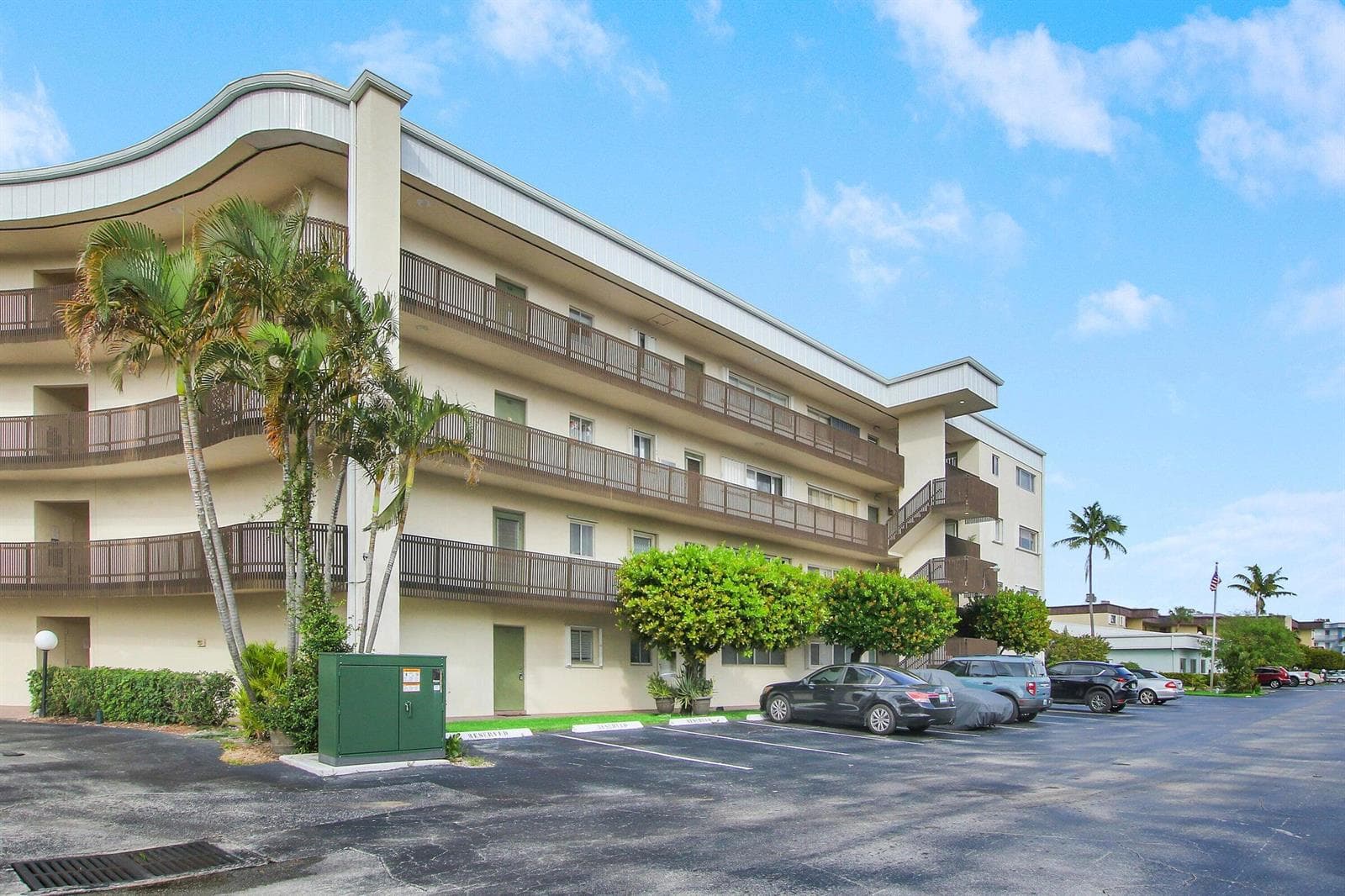 300 Waterway Drive S 407 photo 2