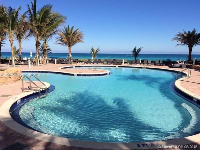 18201 Collins Ave 1908 photo 2