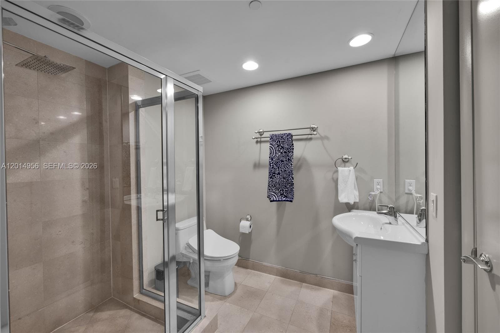 1800 Ocean Dr 2007 photo 23