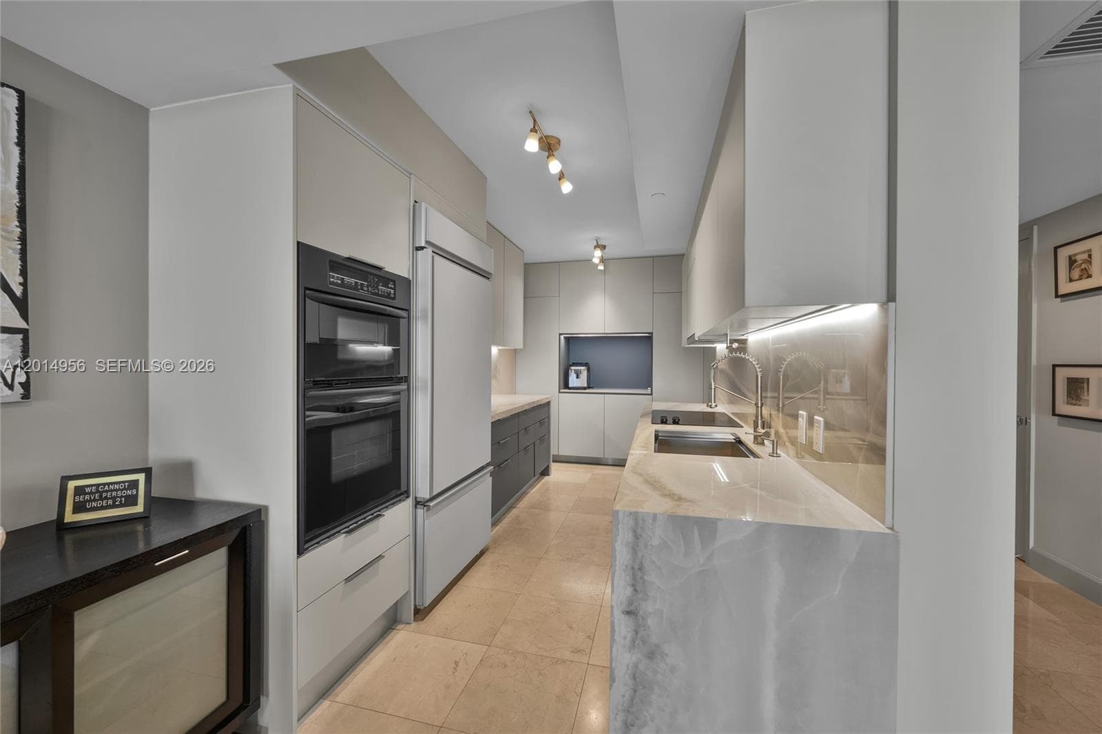 1800 Ocean Dr 2007 photo 4
