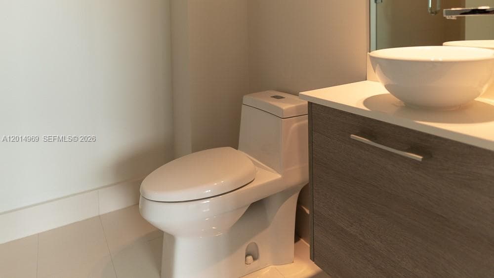 650 32nd St 1702 photo 9