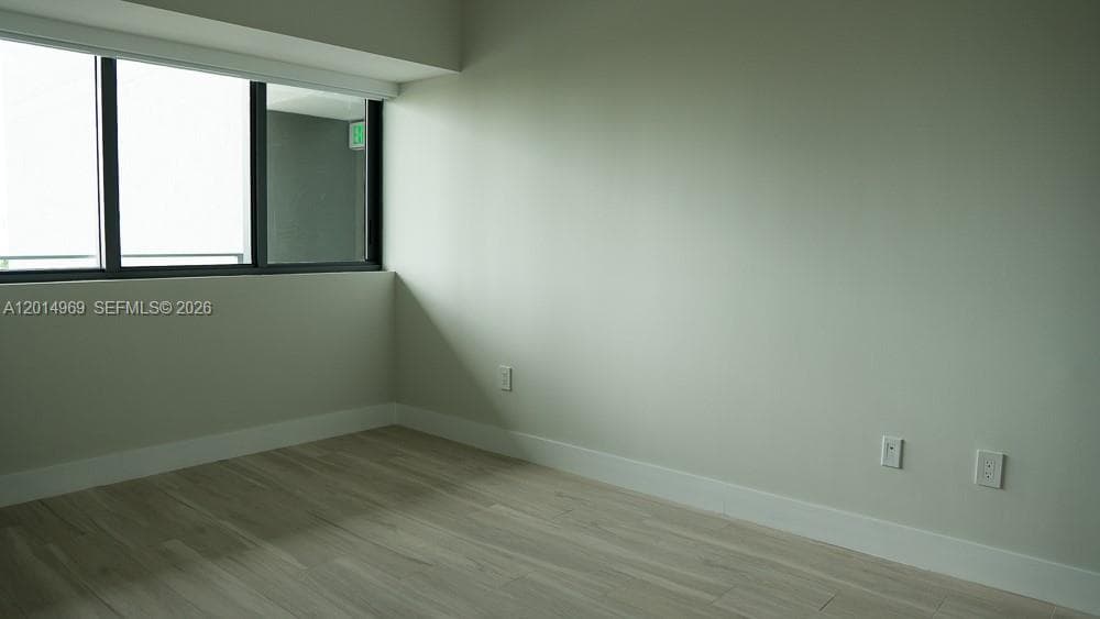 650 32nd St 1702 photo 11