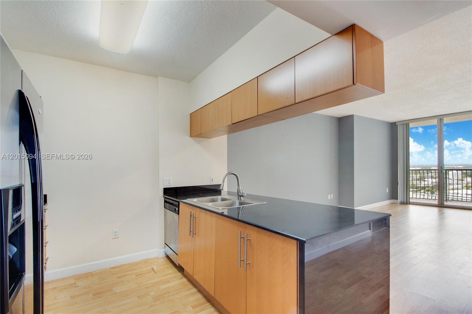 1750 N Bayshore Dr 3111 photo 3