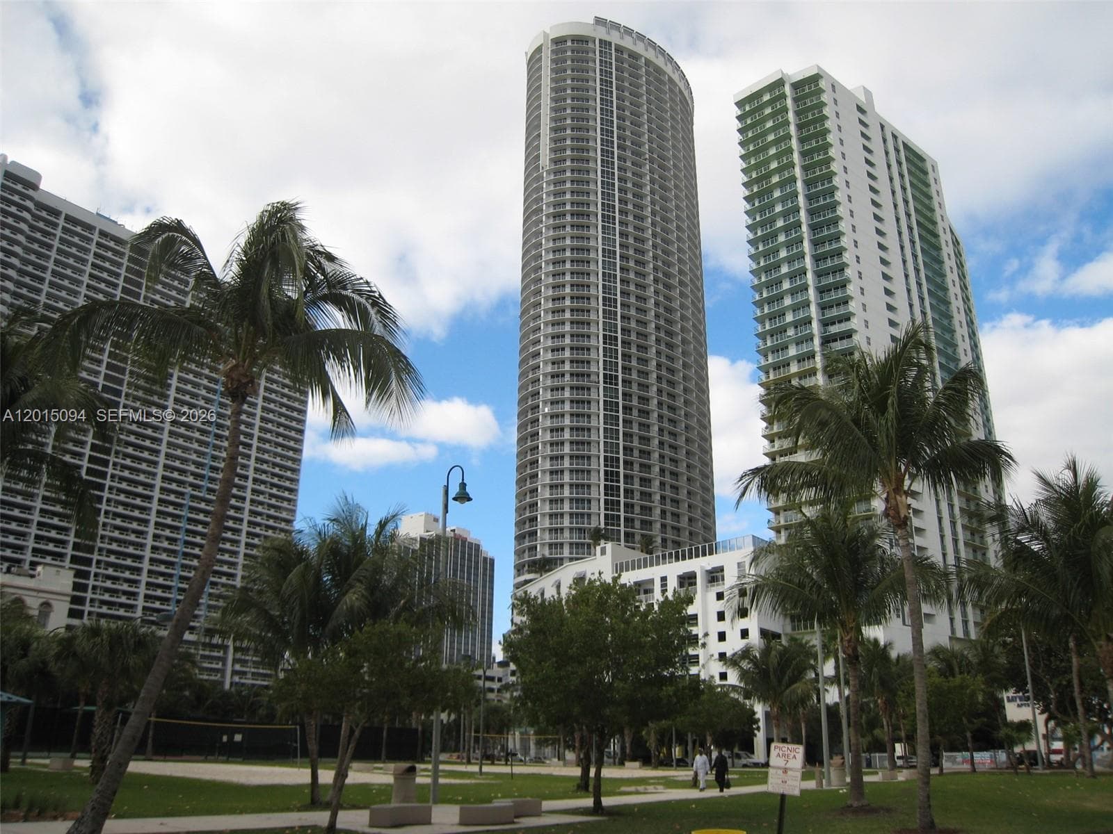 1750 N Bayshore Dr 3111 photo 14