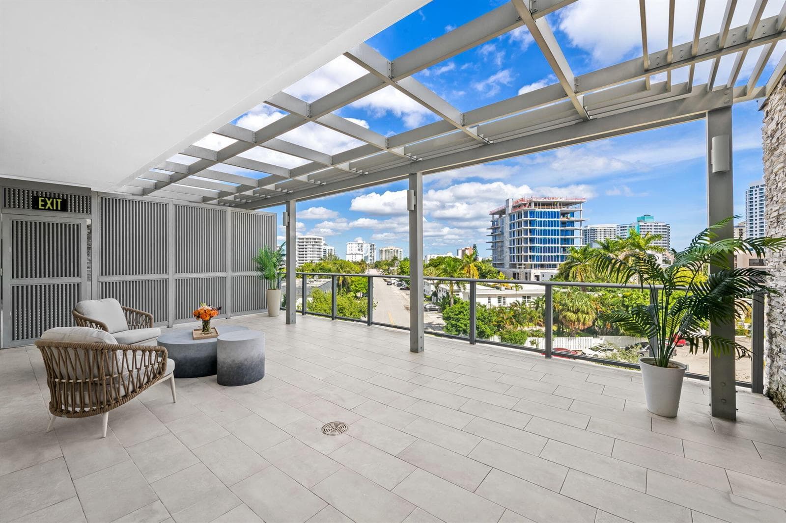 435 Bayshore Drive 302 photo 5
