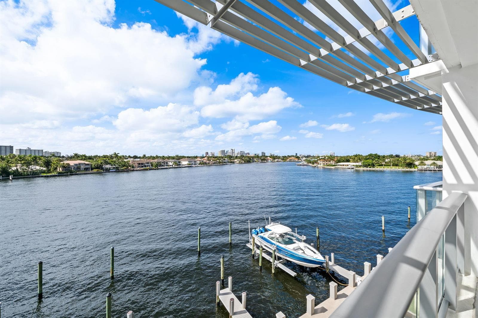 435 Bayshore Drive 302 photo 19