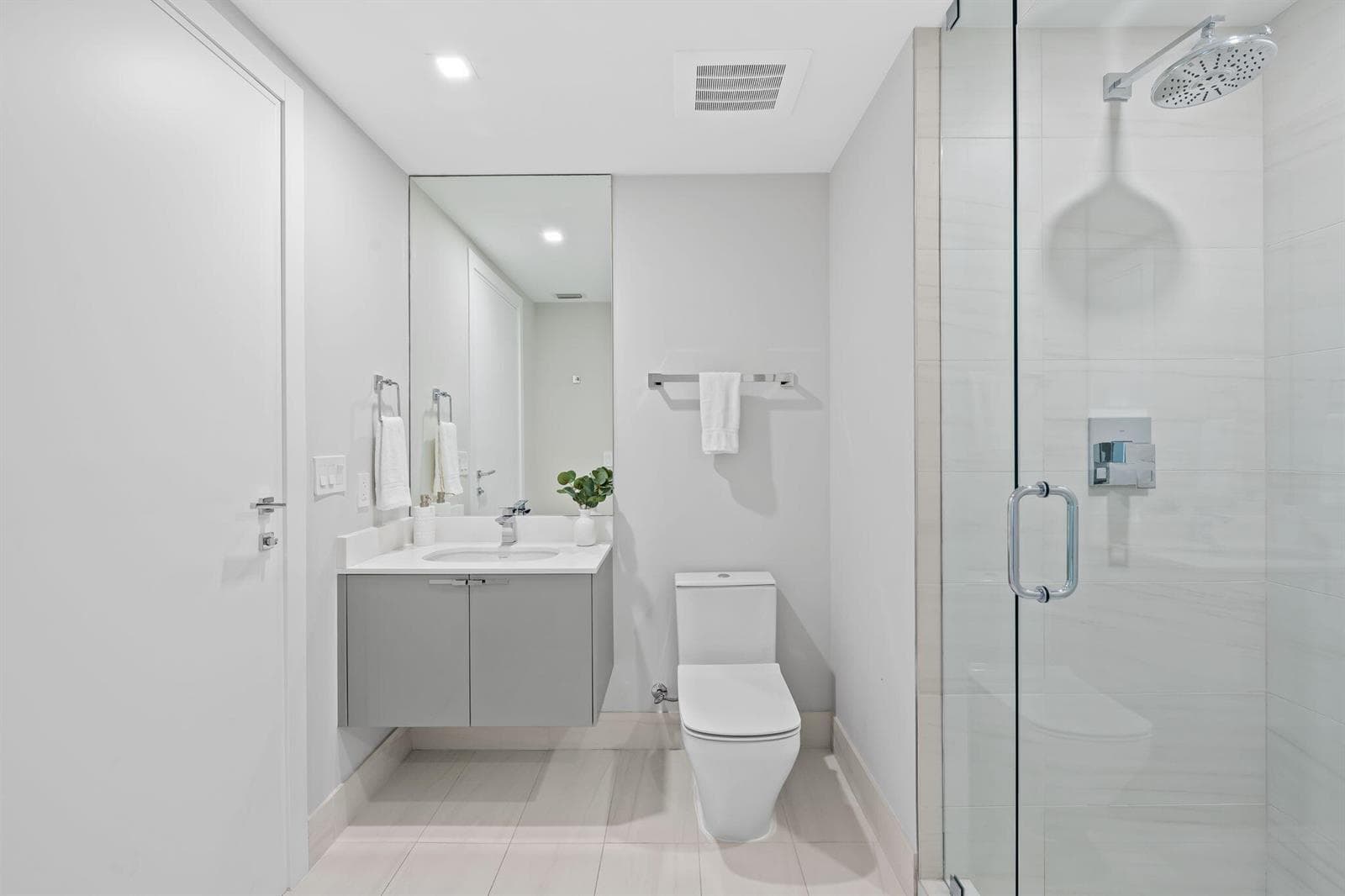 435 Bayshore Drive 302 photo 25