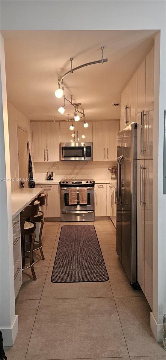 90 Edgewater Dr 1219 photo 6
