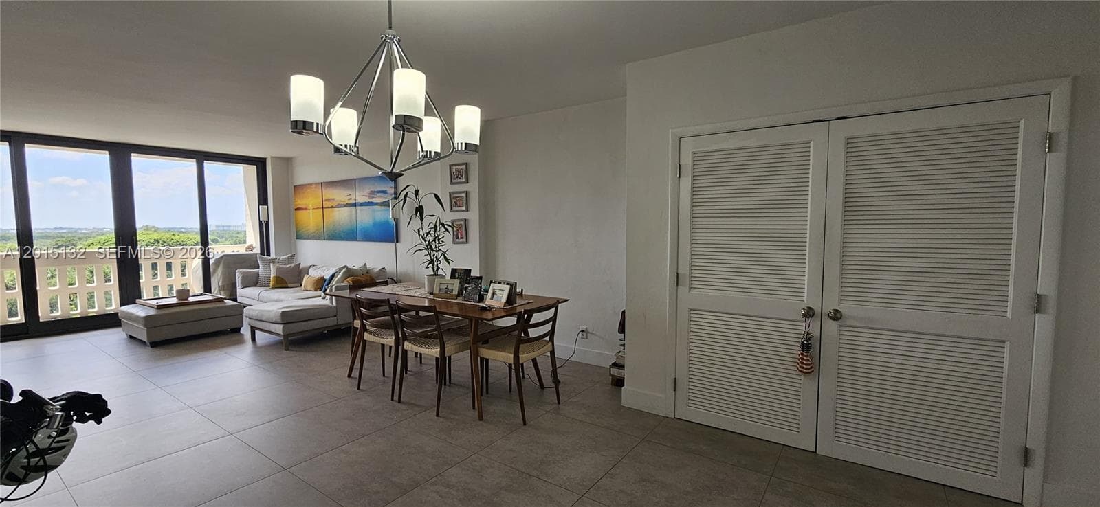 90 Edgewater Dr 1219 photo 4