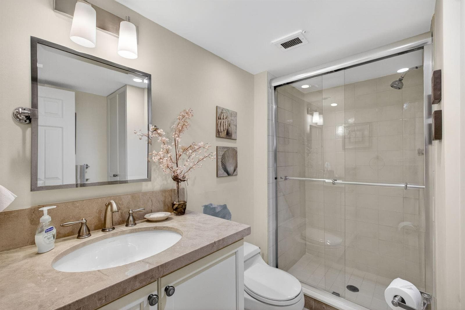 840 Ocean Drive 406 photo 18
